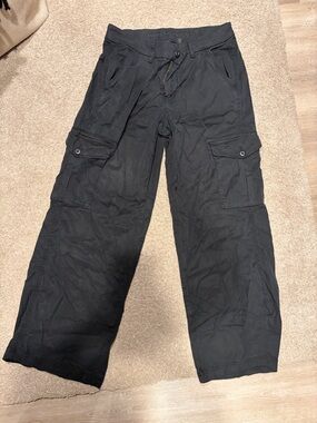 American Eagle Outfitters Black Cargo Pants - Utility Style